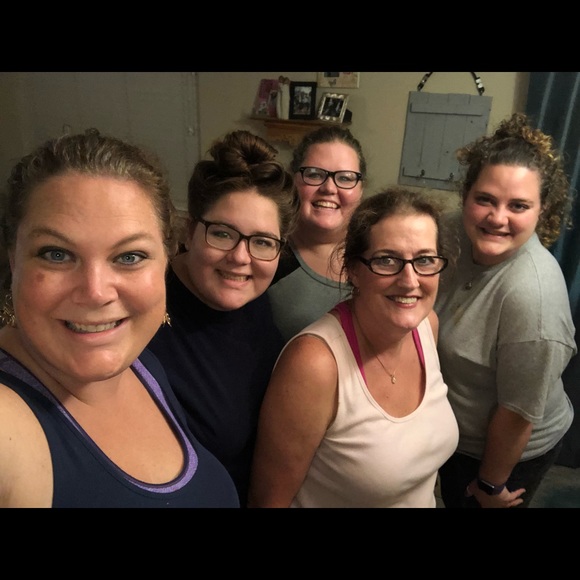 WELCOME TO MY CLOSET 👍🏼💖 - Picture 14 of 14